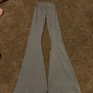 Grey aerie cross over flare leggings, XS